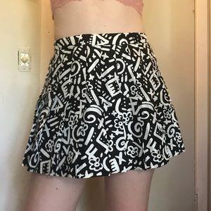 Vintage black and white print tennis skirt